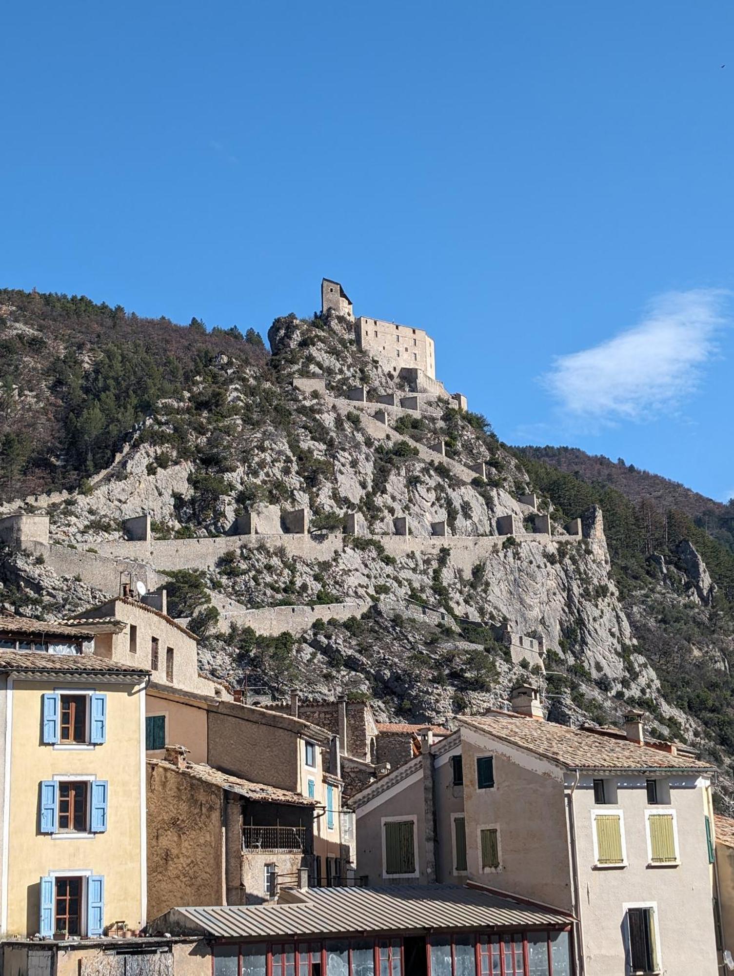 Duplex "La Belle Vue " Apartman Entrevaux Kültér fotó