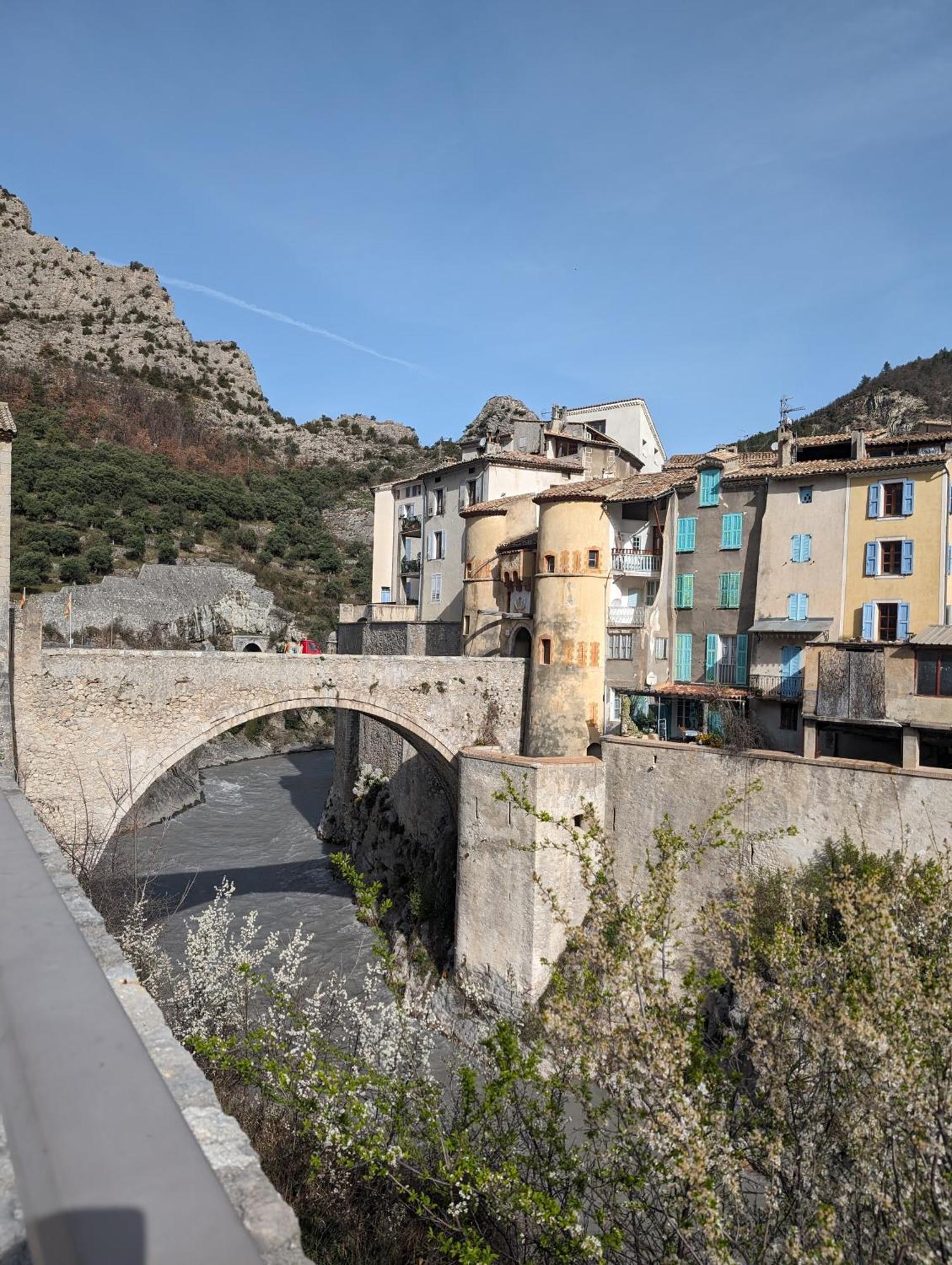 Duplex "La Belle Vue " Apartman Entrevaux Kültér fotó